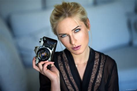 Eva Mikulski Women Lods Franck Blonde Depth Of Field Camera