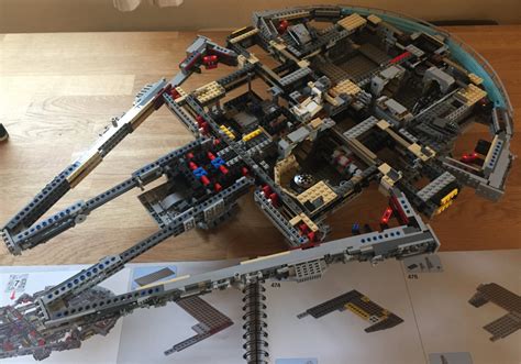 Might mod my 10179 wall mount, but 75192 is somewhat heavier which makes it a far riskier proposition. LEGO Star Wars UCS Millennium Falcon 75192: Das üble Preis ...