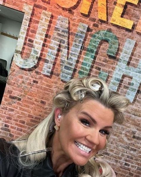 Kerry Katona Leaves Fans Gobsmacked As She Shows Off Glamourous Make Up Look Big World Tale