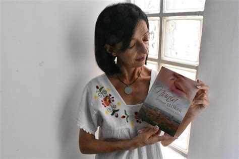 Mónica Díaz escritora y sobre todo una luchadora autora de Nunca