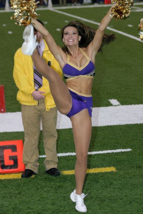 sexy cheerleaders high kicking 51 pics
