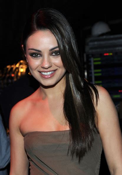 Hollywood Mila Kunis Profile Bio Images And Wallpapers 2011