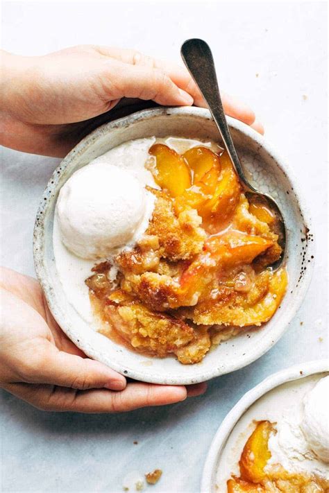 Amazing Peach Cobbler — Pinch of Yum | My Meals are on Wheels