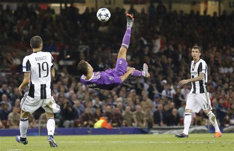 Cristiano Ronaldo Overhead Kick Wallpapers Wallpaper Cave