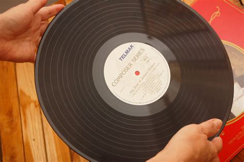 How to Care For Old Records: 7 Steps (with Pictures) - wikiHow