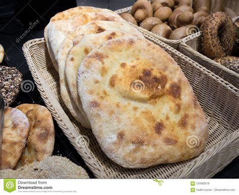 fresh-tradition-iraqian-bread-stock-image-image-of-asia