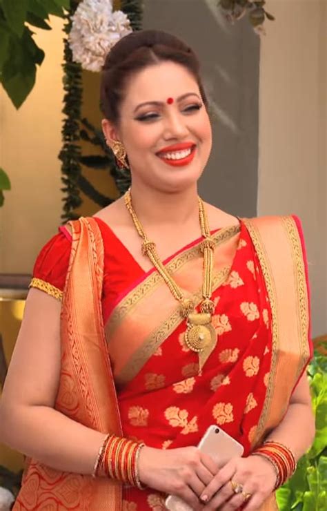 Stunning Hot Photos Of Babita Ji Munmun Dutta In Sarees Actress From TMKOC