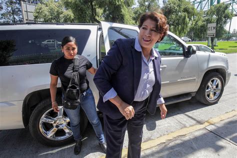 Senadora de morena por el estado de méxico. AMLO considera a Delfina Gómez para desembarcar en la SEP ...