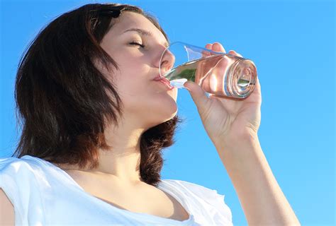 Benefits Of Drinking Water How Much To Drink Per Day