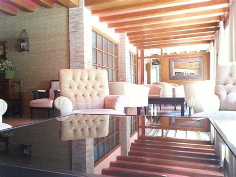 In madrid, he views pablo picasso's famous guernica painting. Hotel Villa De Canfranc, Canfranc (Huesca) - Atrapalo.com