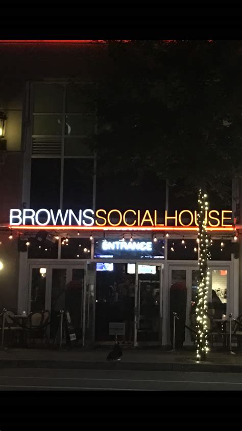 Browns Socialhouse - Opening Hours - 120-2950 Glen Dr, Coquitlam, BC