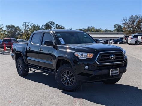 New 2023 Toyota Tacoma Sr5 4d Double Cab In Boerne 37259 Vic Vaughan