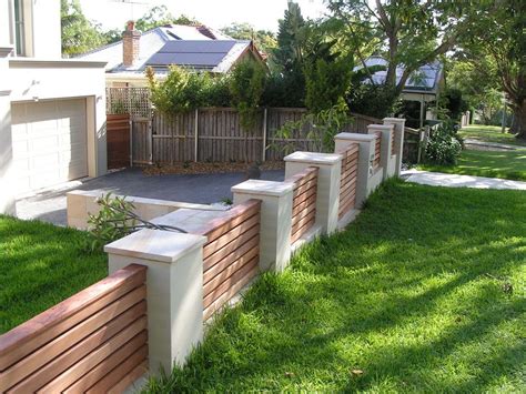 Modern Front Yard Fence Ideas To Make Your Home Stand Out In 2023