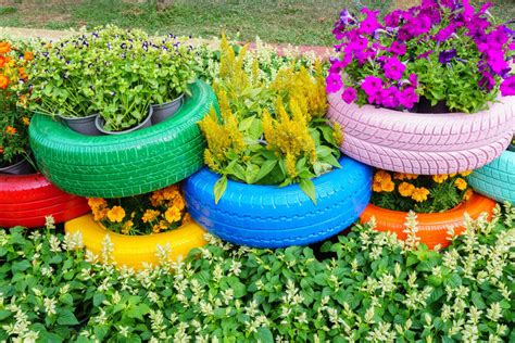 29 Flower Tire Planter Ideas For Your Yard And Home