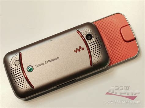 Sony Ericsson W395 Pictures Official Photos