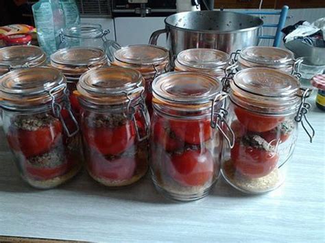 Tomates farcies en bocaux Marinade Sauce Batch Cooking Mason Jars