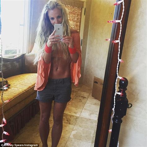 Britney Spears Silences Photoshop Critics As She Reveals Washboard Abs