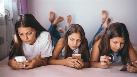 videos cortos lideran las preferencias de consumo de redes sociales en adolescentes mercado negro