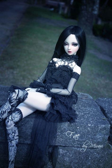 Pin By Fong Tin On Muñecas Gothic Dolls Gothic Fashion Outfit
