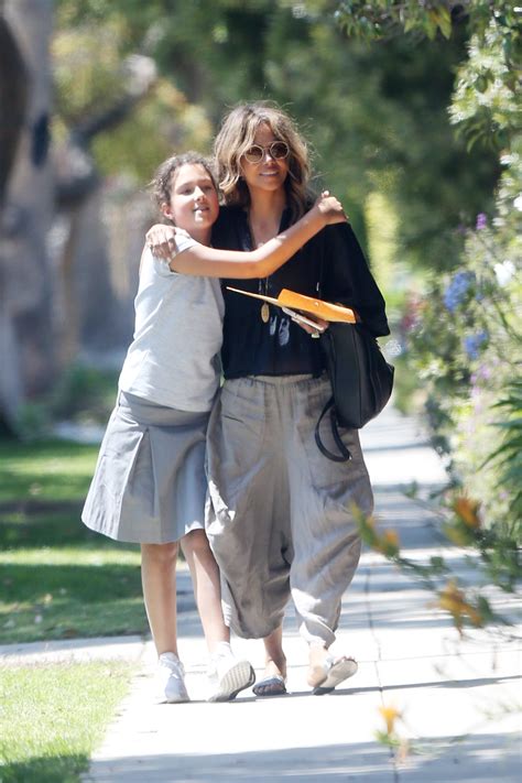 Halle Berry And Daughter Nahla Spotted After School Together Pics