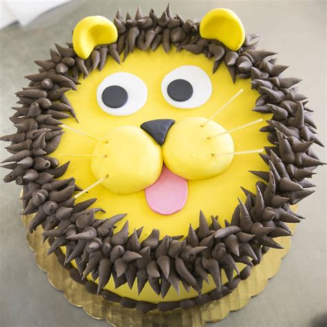 Lion birthday cake | Lion birthday cake, Lion birthday, Birthday cake kids