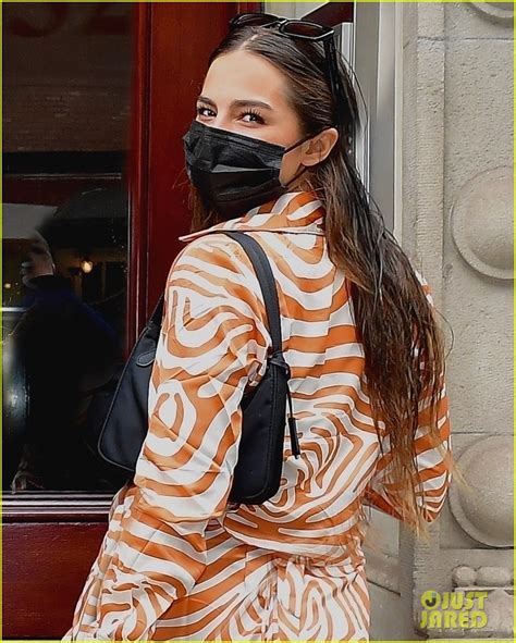 Photo Kourtney Kardashian Addison Rae Step Out In Style In Nyc Photo Just Jared