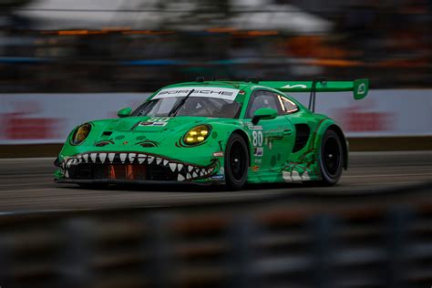 24h Du Mans La Livrée T Rex Pour La Porsche De Project 1 Ao
