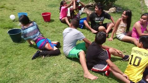 El profesor y los niños sentados en círculo se expresan sobre los . ACTIVIDADES ACUÁTICAS NIÑOS PRIMARIA - YouTube