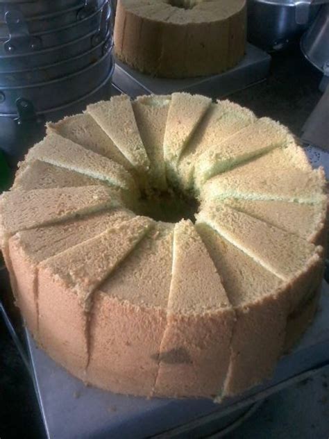 Assallamualaikum bolu jadul memang tidak akan pernah hilang dr zaman ke zaman.dan tentunya dengan rasa yg khas bolu jadul ini bisa di katagorikan bolu. Resep Chiffon Cake Empuk Sederhana Tanpa BP Tanpa SP