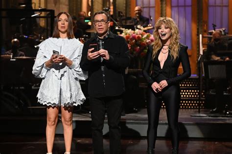 natasha lyonne brings out ex fred armisen for snl monologue jokes about sex tape huffpost