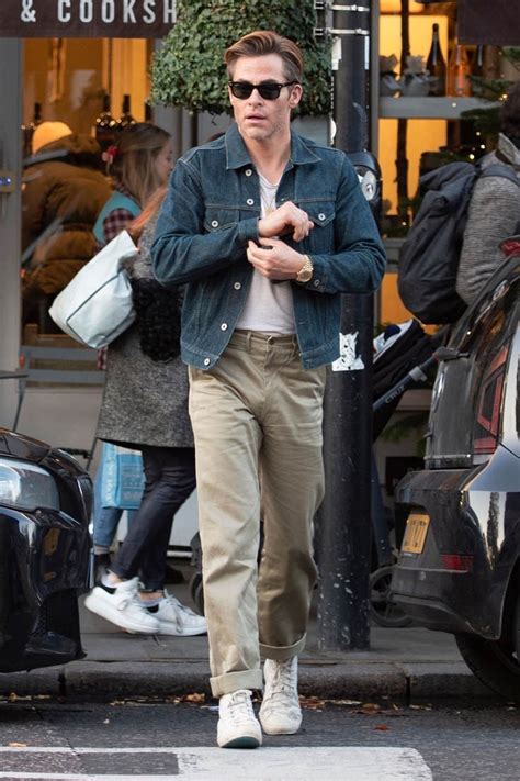 Chris pine is an american actor who portrayed a young captain james kirk in the 'star trek' franchise and steve trevor in 'wonder woman.' Chris Pine gossip, latest news, photos, and video.