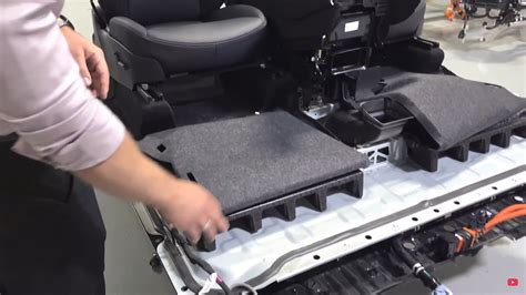 Munro Associates Tesla S 4680 Structural Battery Pack Has Zero