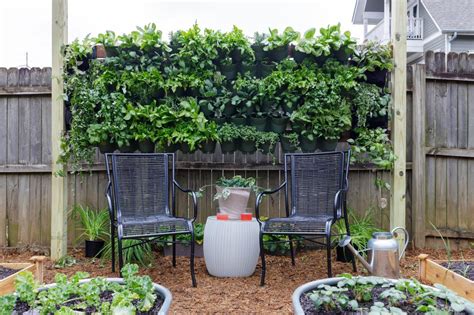 How To Build An Outdoor Living Wall Hgtv