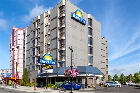 See 863 traveler reviews, 210 candid photos, and great deals for days inn by wyndham canmore, ranked #15 of 30 hotels in canmore and rated 4 of 5 at tripadvisor. A Days Inn Hotel In Niagara Falls Ontario Canada Stock ...