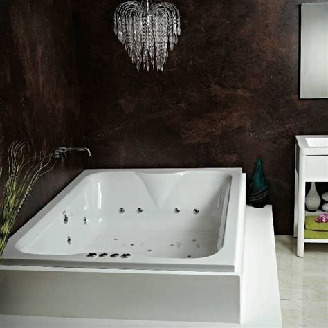 Whirlpool Baths Standard Widths And Extra Wide Uk Bathrooms