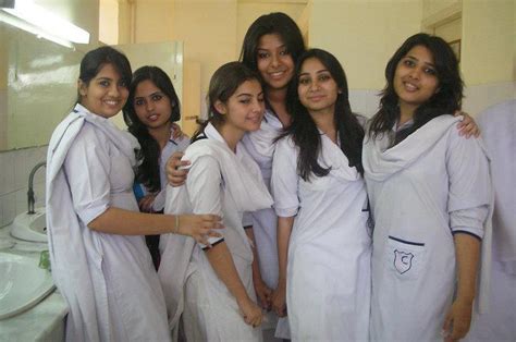 Pakistani Beautiful College Girls Desi Sexy College Girls Hotoimage