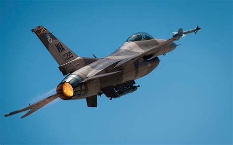 Fact Americas F 16 Fighting Falcon Flies In 25 Countries The