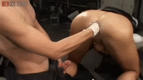 Gay Fisting Photo The Horny Fitter Part