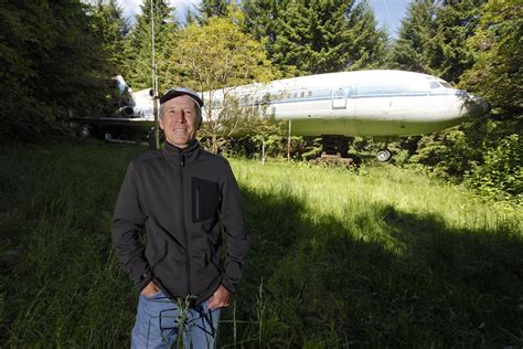 Portland Oregon Portland Man Lives In A Boeing 727 Pictures Cbs News