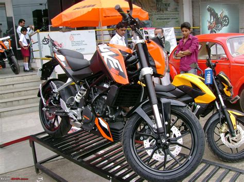 It was offered as the entry ticket to the austrian. KTM Duke 200 launched @ an introductory price of Rs. 1 ...
