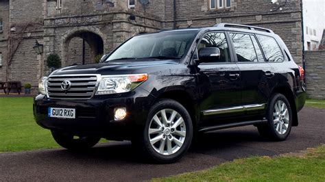 There are 2 air bags in toyota land. 2012 Toyota Land Cruiser V8 - Wallpapers and HD Images | Car Pixel