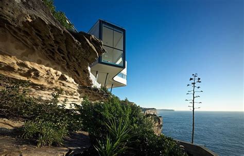 5 Spectacular Cliff Hanging Homes