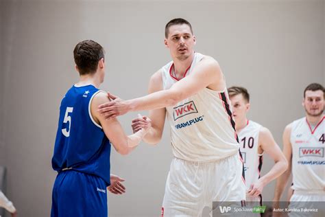 Relacje live, online, transfery, polska piłka nożna Suzuki 1 Liga: WKK Wrocław - Górnik Trans.eu Wałbrzych 93 ...