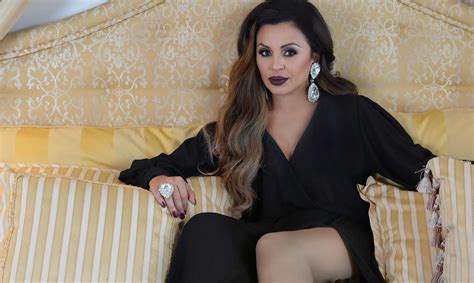 Tejano Singer Elida Reyna Launches Lipstick Line Named After Her Music