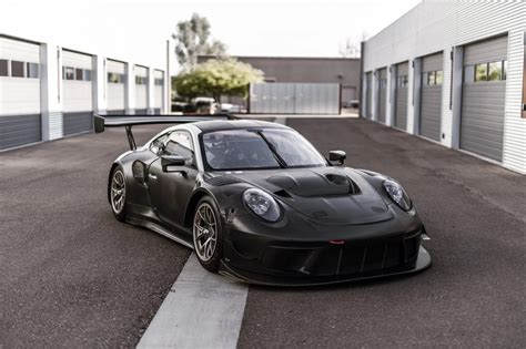 This 2019 Porsche 911 Gt3 R Is A Menace Dressed In Carbon Fiber It Can