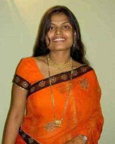 Masala Aunty Saree Stripping Photos Gallery Hot Mallu Aunties