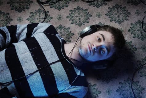 Descarga musica a tu celular, smartphone o a tu pc las canciones completas de los mejores artistas buentema descargar musica gratis de todos tus artistas favoritos solo buscalo y escuchalo y si te. Las 6 canciones más tristes de la historia - Hackeando la vida