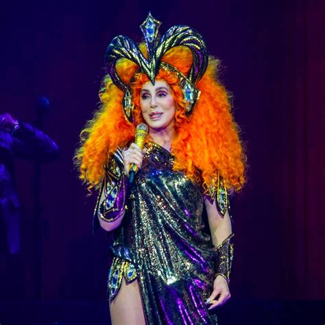 Cher In Tour Un Viaggio Nel Guardaroba Della Star Più Pop Di Sempre