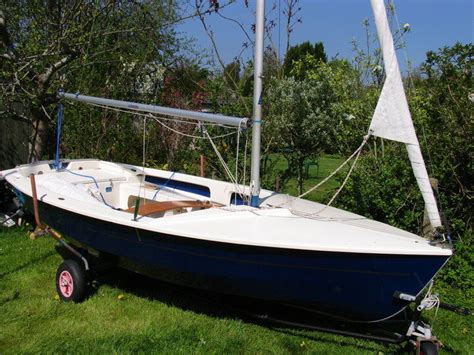 16 Foot Wayfarer Sailboat Gallo