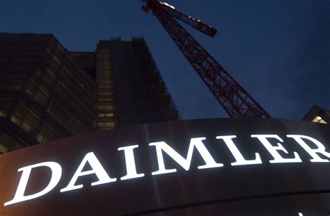 Daimler Konzernumbau Juristen sehen keine Nachteile für Mitarbeiter